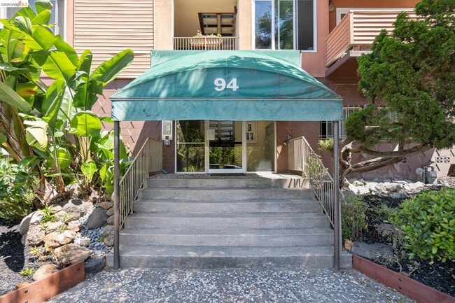 Building Photo - 94 Bayo Vista Ave