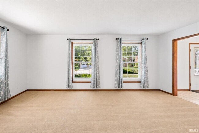 Foto del edificio - 4 BR HOME IN BAR BARRY HEIGHTS