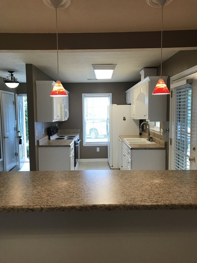 Primary Photo - 2 Bed, 1 Bath Condo