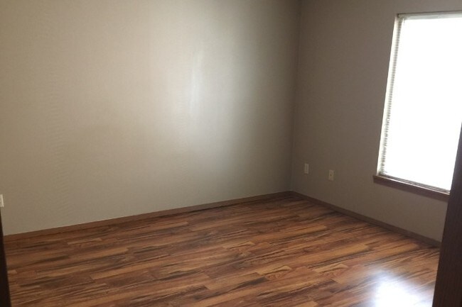 Building Photo - 4909 S Tennis Ln