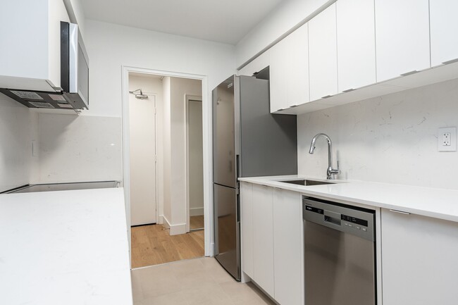 Building Photo - 47-49 Riverwood Parkway