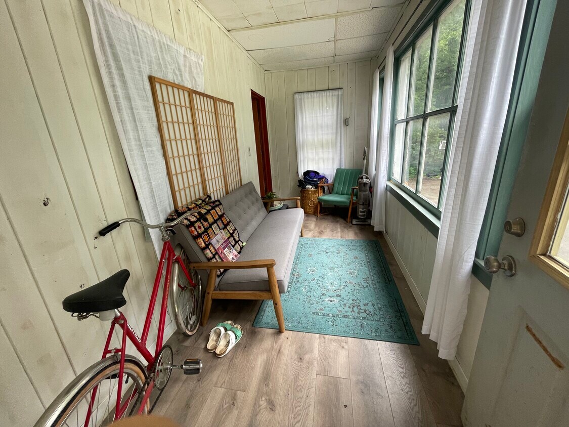 1327 W Main St Unit 2, Lake Geneva, WI 53147 1327 W Main St Lake