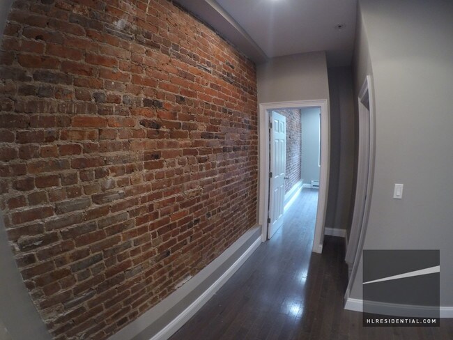 Building Photo - 730 Sackett St