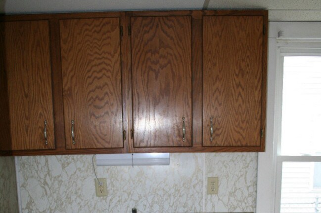 Kitchen left - 2224 Lincoln St