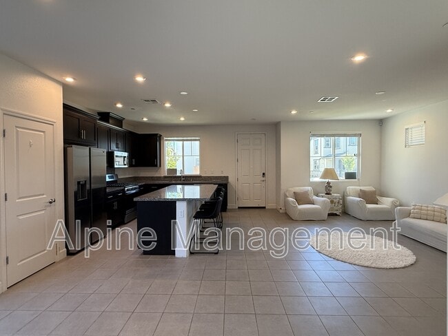Building Photo - 2062 Cottonwood St