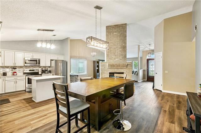 Building Photo - 310 Oakley Ln