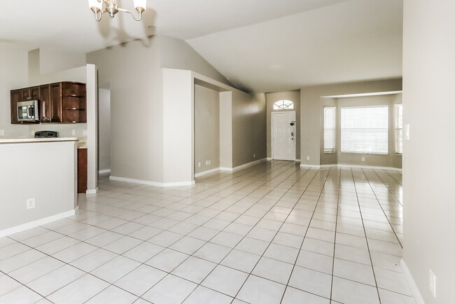 Building Photo - 116 Brook Woode Ave