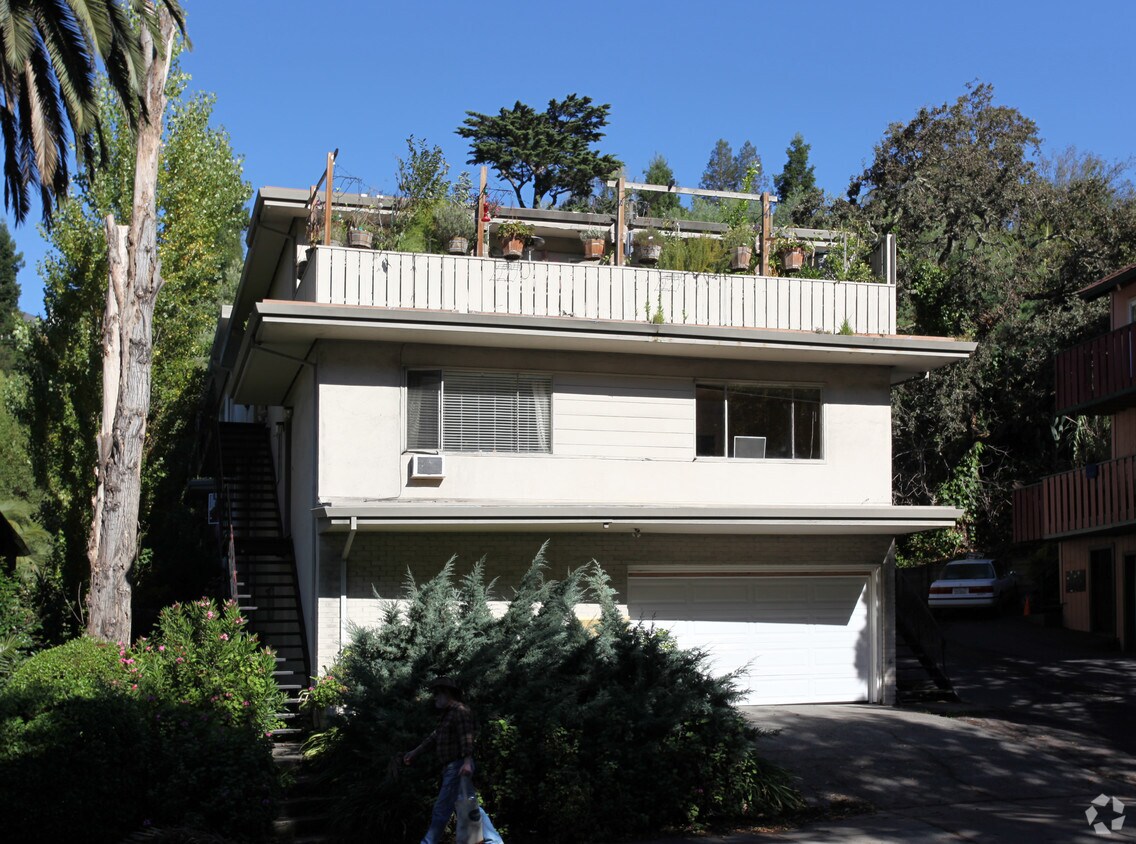 Building Photo - 252 Red Hill Ave