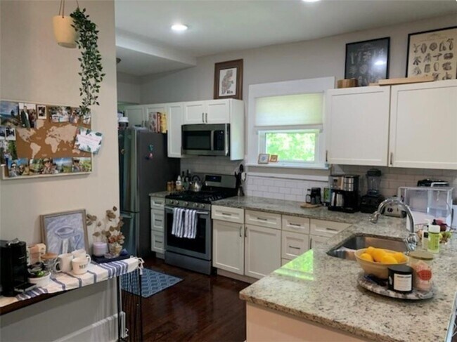 Foto del edificio - 5 Lakeview Dr SE