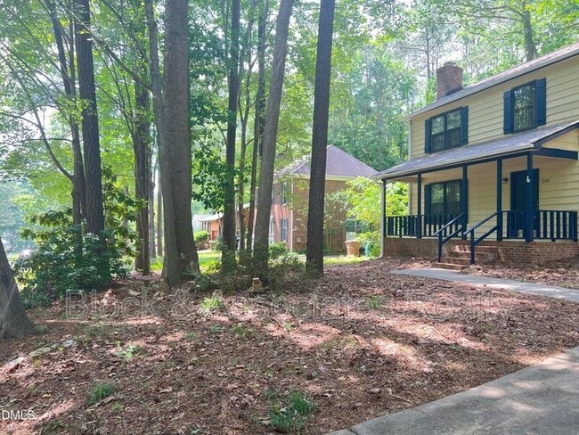 Building Photo - 310 Trappers Run Dr