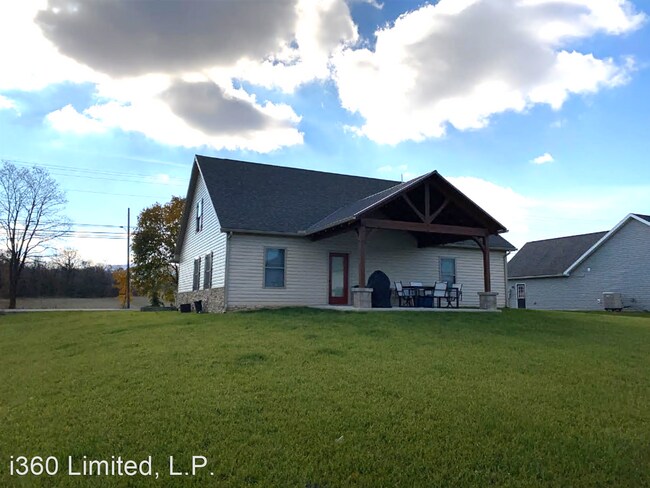 Building Photo - 3 br, 2.5 bath House - 105 Cleversburg Rd