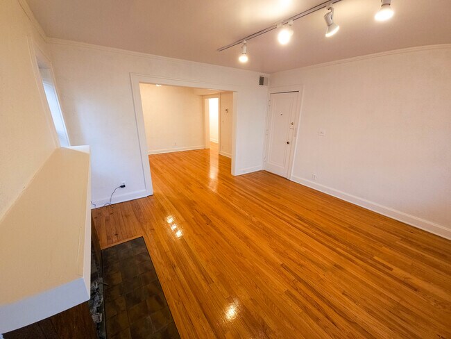 Living Room - 303 E 43rd St