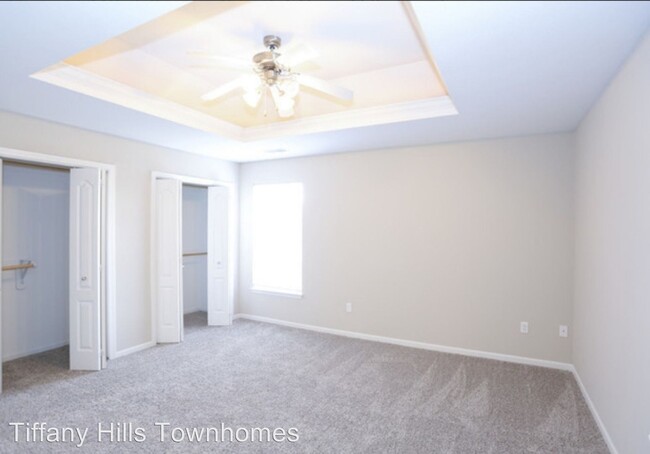 Building Photo - 9101 N Dalton Ave