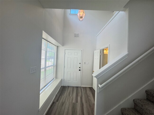 Foto del edificio - 5715 Vinemont Ln