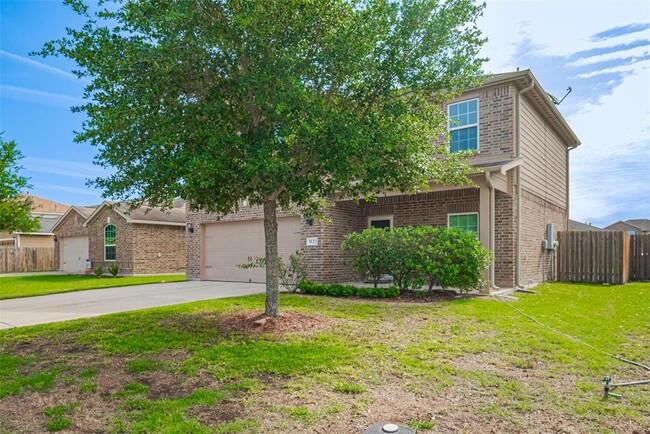 Building Photo - 5123 Oak Briar Ln