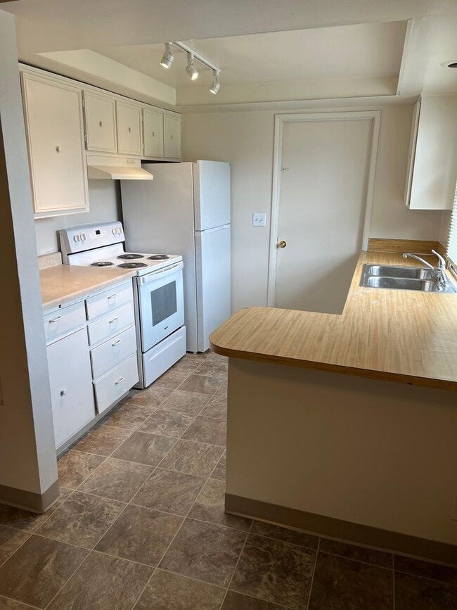 Building Photo - milm36