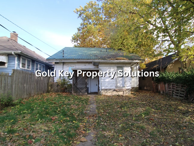 Building Photo - 815 N Elm St