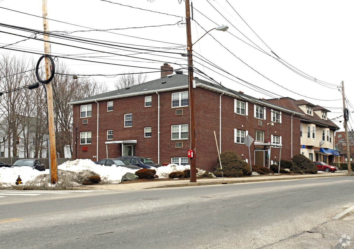 567 South St, Waltham, MA 02453 Apartments in Waltham, MA