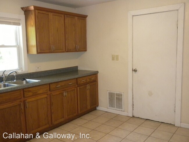 Building Photo - 3 br, 1 bath House - 1307 W. Worley