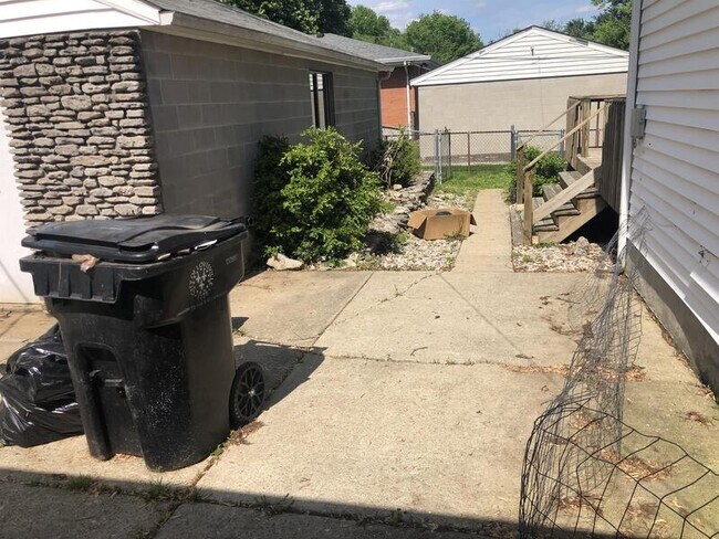 Building Photo - 2514 Fureen Dr