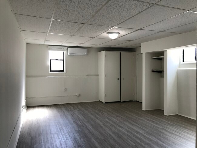 Foto del edificio - 1251 N Crescent Heights Blvd