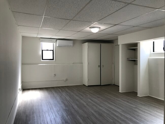 Building Photo - 1251 N Crescent Heights Blvd
