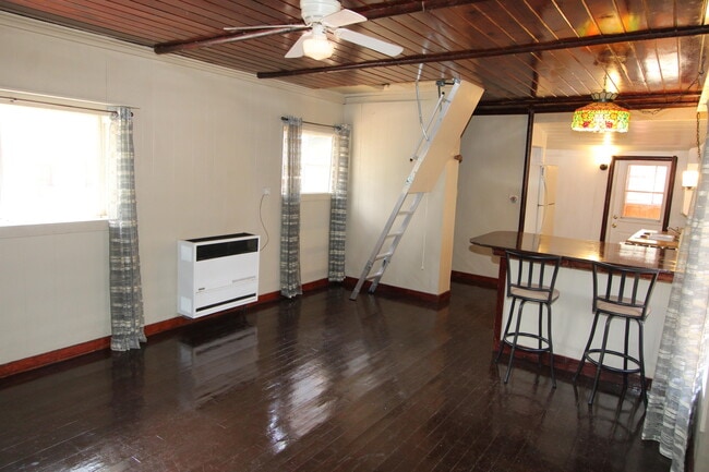 Building Photo - 748 Moreno Ln