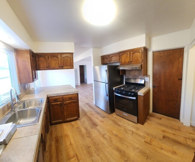 Building Photo - 1050 Santa Ynez Ave