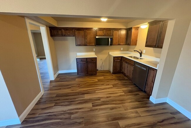 Building Photo - Your next new home is here!