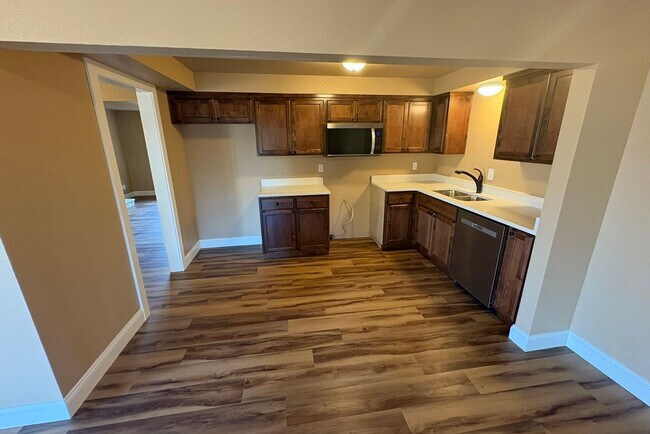 Foto del edificio - Your next new home is here!