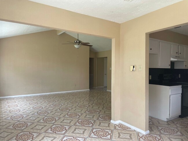 Foto del edificio - 3 bedroom / 2bath home in Southwest Houston.
