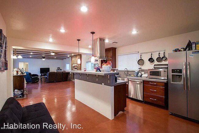 Foto del edificio - 2125 N Treat Ave