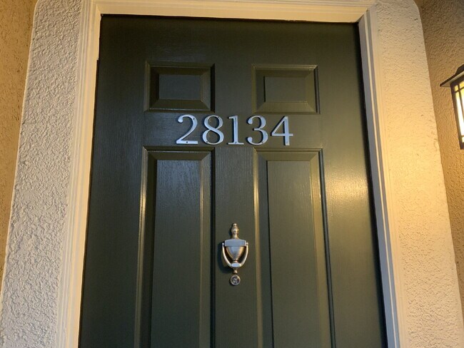 Building Photo - Beautiful Valencia Townhome in the Highly Desirable Village Walk Community