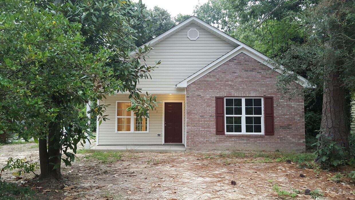Primary Photo - 601 Roxie Ave