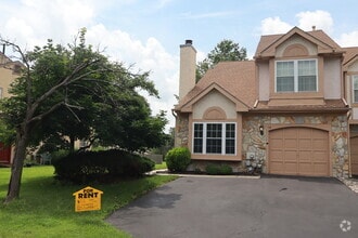 Building Photo - 14 Redwood Ln