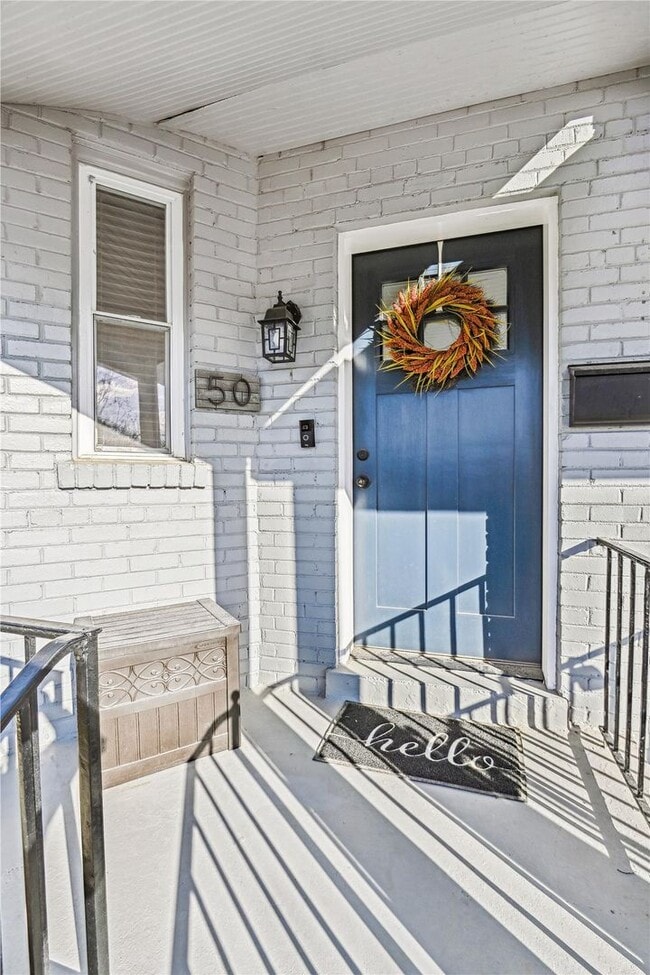 Foto del edificio - Modern 3BR/2.5BA Row Home with Parking & P...