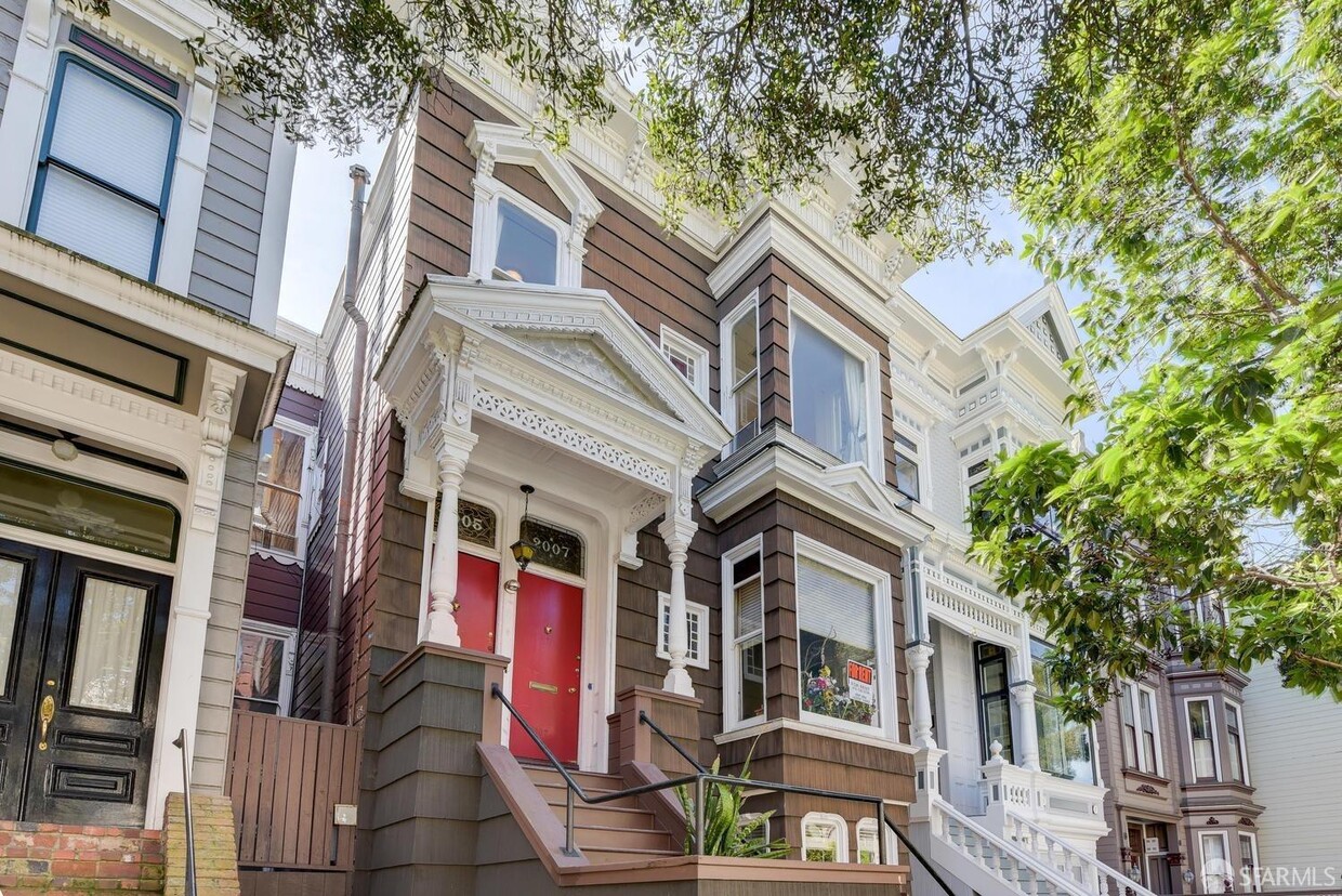 Primary Photo - 2009 Pine St