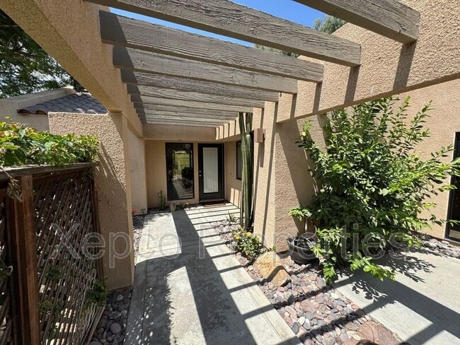 Building Photo - 22 Mission Ct