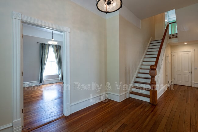 Photo - 765 Woodland Ave SE House