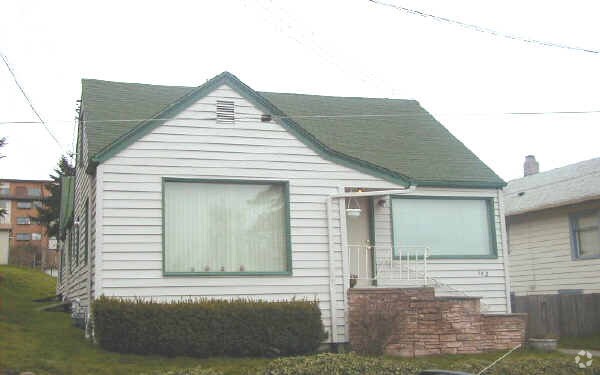 Foto del edificio - 662 NE 42nd St