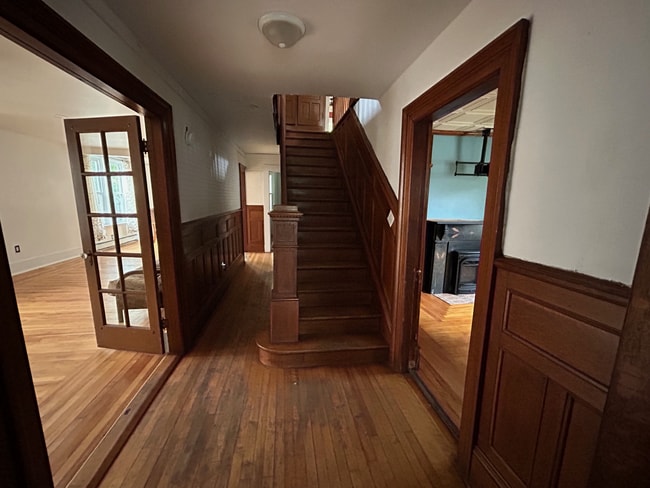 Building Photo - 54 Summer St