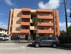 Building Photo - 2401 SW 10th St