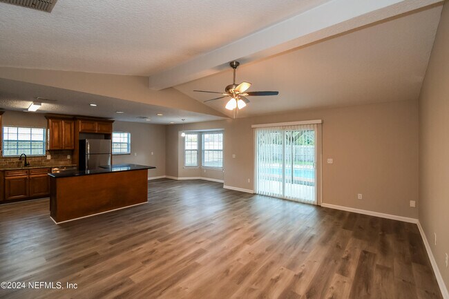 Foto del edificio - 6641 Ivory Crest Way