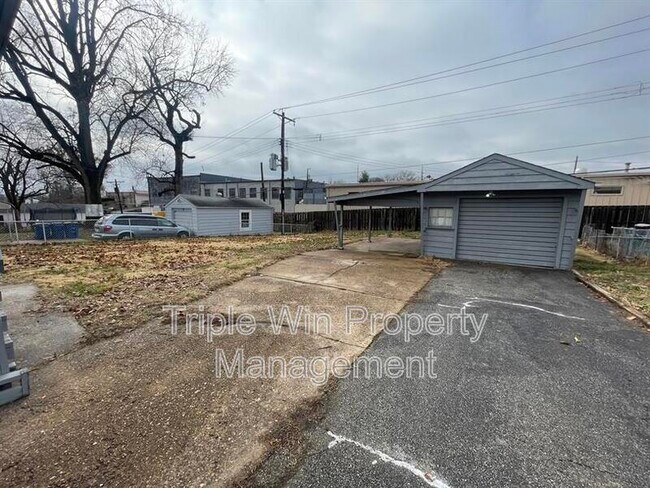 Building Photo - 5 Westdell Dr