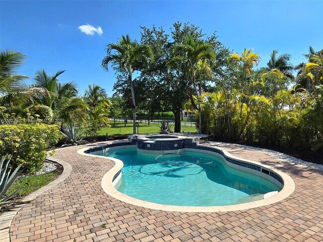 Foto del edificio - 15066 SW 39th St