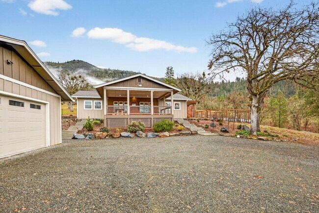 Foto del edificio - 860 Humbug Creek Rd