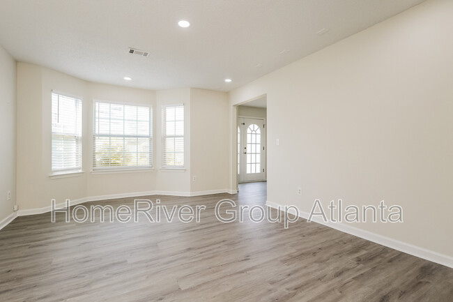 Building Photo - 820 Tara Bend