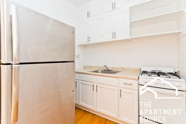 Foto del edificio - 7542 Adams St