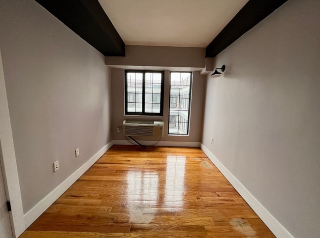 Building Photo - 186 Lenox Rd