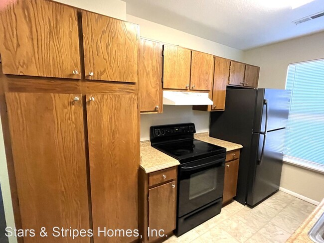 Building Photo - 1 br, 1 bath House - 2235 S. Buckley Road ...